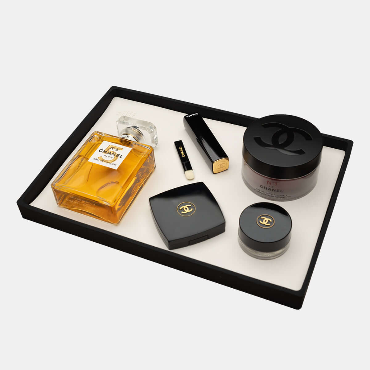 Catchall Tray (Pure White and Black) by Silli – catchall tray for home organisation and everyday essentials